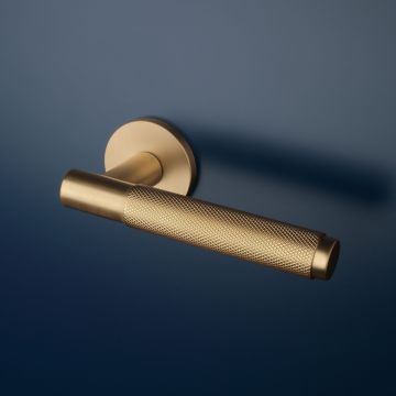 Klamka Enger Aprile Molinia rozeta R Slim 7mm złoty matowy ATMOLINIAR7SGOLDSATIN